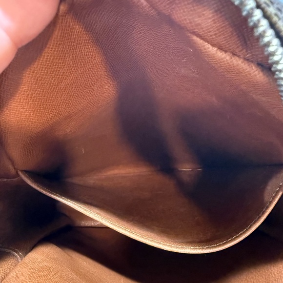 Louis Vuitton Monogram Marceau Messenger Bag - Picture 9 of 10